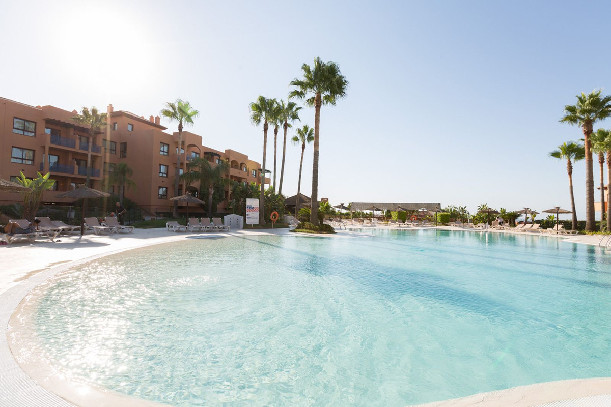 Nueva Milla de Oro, Estepona